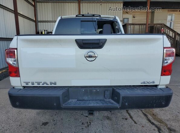 1N6AA1EC5NN107059 2022 NISSAN TITAN Белый Вид салона спереди