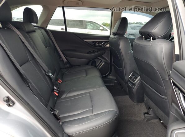 4S4BTANC2M3210205 2021 SUBARU OUTBACK Silver Вид задньої частини салону