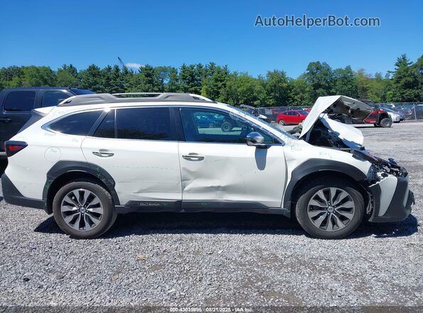 4S4BTAPC6P3124669 2023 SUBARU OUTBACK Белый Вид задней части салона