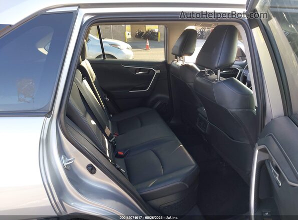 4T3D6RFV3MU040856 2021 TOYOTA LIMITED Silver VIN კოდის სტიკერის ხედი