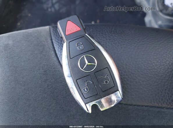 55SWF6EB6HU194549 2017 MERCEDES-BENZ AMG C 43 White Widok deski rozdzielczej