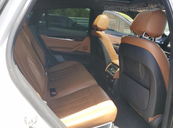5UXKU2C5XJ0X48819 2018 BMW X6 White Widok komory silnika