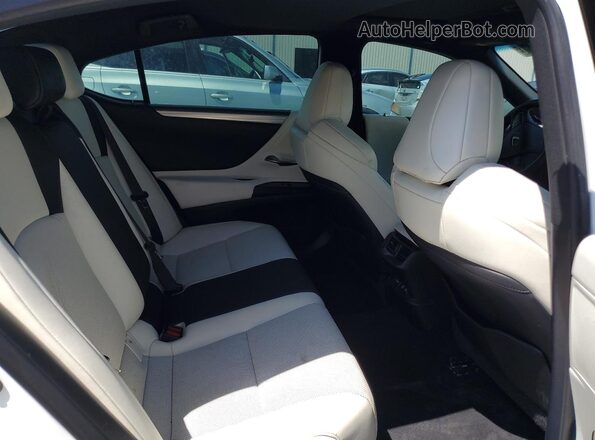 58AHZ1B17MU096765 2021 LEXUS ES White Widok tylnych siedzeń