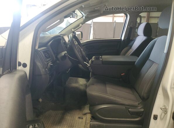 1N6AA1EC5NN107059 2022 NISSAN TITAN Белый Вид панели приборов