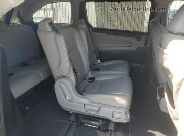 5FNRL6H73JB104326 2018 HONDA ODYSSEY Blue Widok wnętrza z tyłu