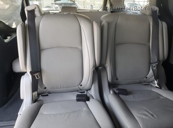 5FNRL6H73JB104326 2018 HONDA ODYSSEY Blue Widok tylnych siedzeń