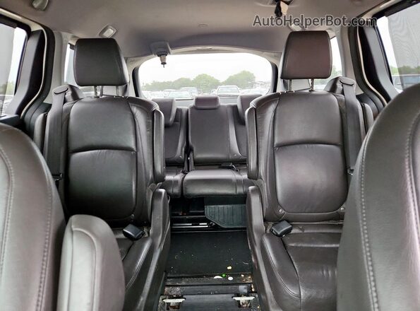 5FNRL6H85JB048995 2018 HONDA ODYSSEY White Հետևի նստատեղերի տեսք