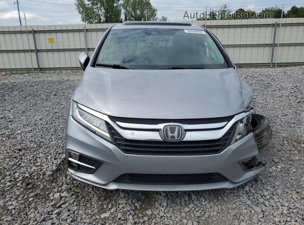 5FNRL6H96JB074420 2018 HONDA ODYSSEY Серебряный Вид спереди