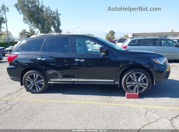 5N1DR2MM3JC666703 2018 NISSAN PATHFINDER Черный Вид задней части салона