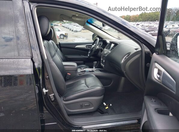 5N1DR2MM7HC687029 2017 NISSAN PATHFINDER Black Front interior view