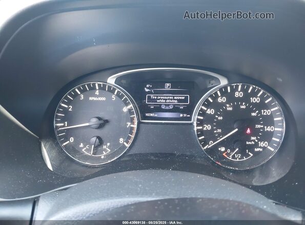 5N1DR2MN1HC646338 2017 NISSAN PATHFINDER Красный Вид задних сидений