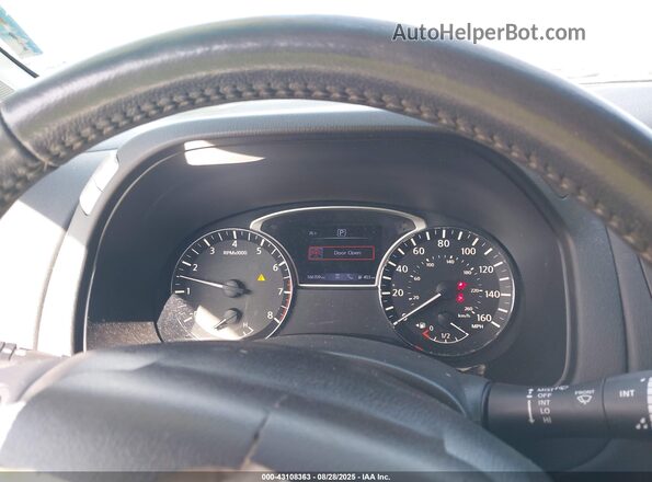 5N1DR2MN6HC675690 2017 NISSAN PATHFINDER White Widok tylnych siedzeń