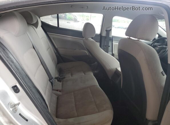 5NPD84LF4JH253991 2018 HYUNDAI ELANTRA Silver Widok tylnych siedzeń