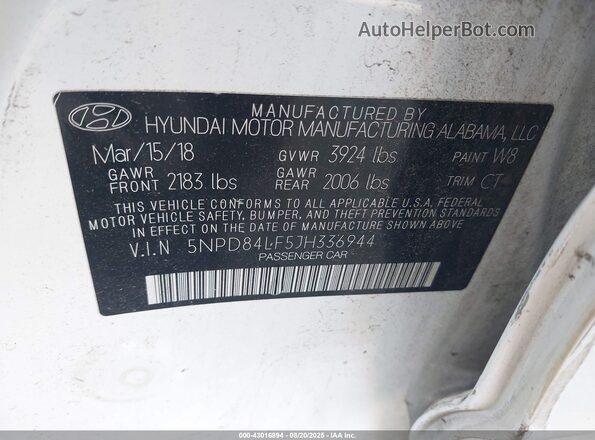 5NPD84LF5JH336944 2018 HYUNDAI ELANTRA White Widok komory silnika