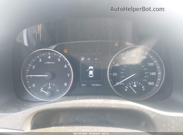 5NPD84LF5JH336944 2018 HYUNDAI ELANTRA White Widok tylnych siedzeń