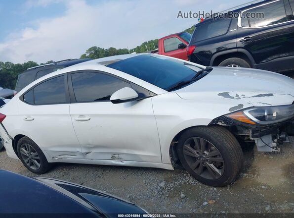 5NPD84LF5JH336944 2018 HYUNDAI ELANTRA White Widok wnętrza z tyłu