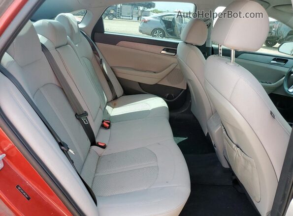 5NPE24AF2JH615647 2018 HYUNDAI SONATA Red უკანა სავარძლების ხედი
