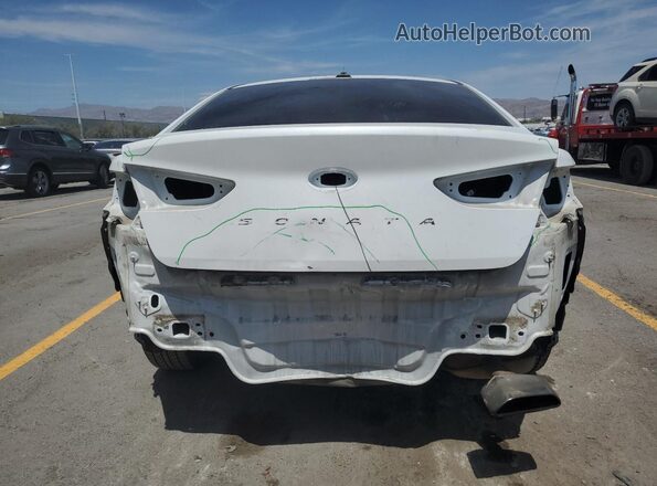 5NPE34AF6JH660068 2018 HYUNDAI SONATA Белый Вид сзади
