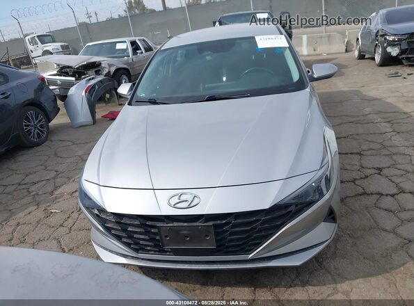 5NPLS4AG7MH010673 2021 HYUNDAI ELANTRA Silver Vista interior trasera