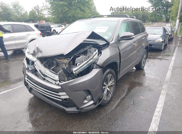 5TDBZRFH2JS912871 2018 TOYOTA LE Серый Передняя левая четверть