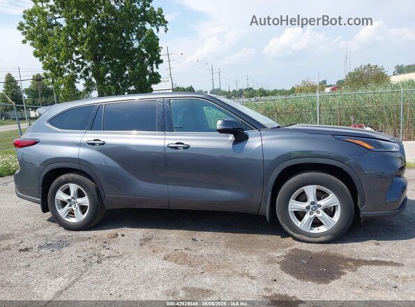 5TDCZRBH6MS065576 2021 TOYOTA HIGHLANDER Gray Rear interior view