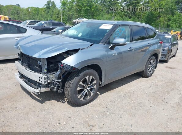 5TDHBRCH5MS028348 2021 TOYOTA LE Light Blue Передняя левая четверть
