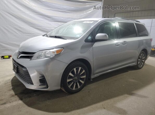 5TDJZ3DC6JS191857 2018 TOYOTA LE Silver Vista tres cuartos delantera izquierda