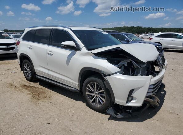 5TDJZRFH8JS542490 2018 TOYOTA HIGHLANDER White Front right