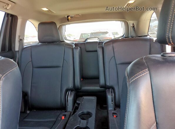 5TDKZRFH4JS540983 2018 TOYOTA HIGHLANDER White Widok tylnych siedzeń
