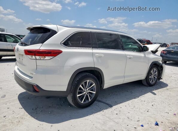 5TDKZRFH9JS529123 2018 TOYOTA HIGHLANDER White Trasero derecho