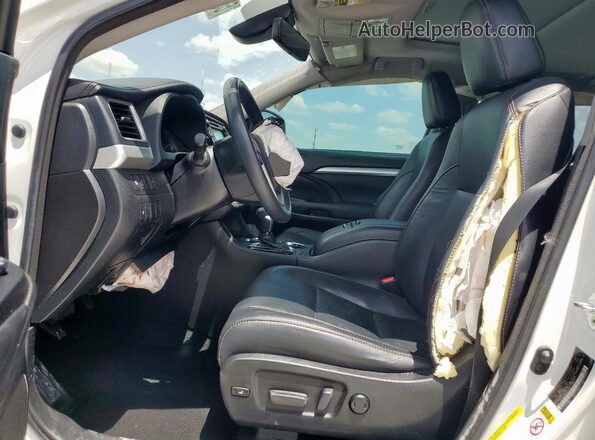 5TDKZRFH9JS529123 2018 TOYOTA HIGHLANDER White Vista interior delantera