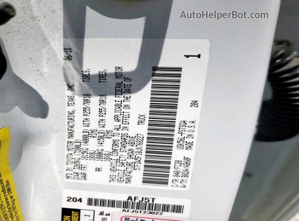 5TFDW5F10JX768227 2018 TOYOTA TUNDRA White ძრავის განყოფილების ხედი