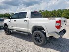 2018 Toyota Tundra Crewmax Sr5 White vin: 5TFDW5F10JX768227