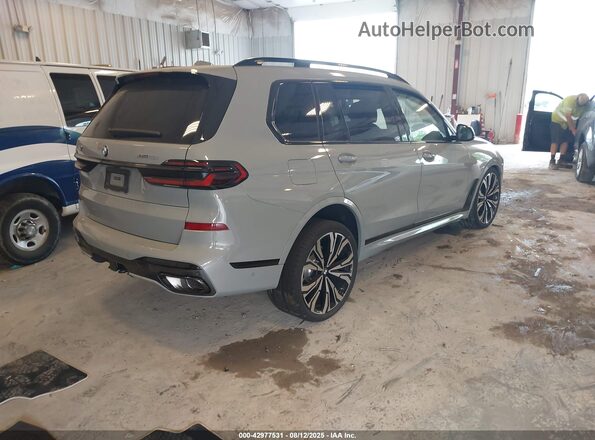 5UX23EM08T9073770 2026 BMW X7 Gray Rear right