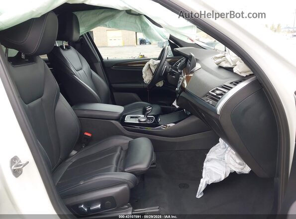 5UX43DP02P9R19413 2023 BMW X3 White Вид салону спереду