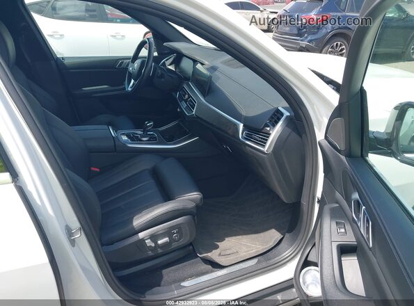 5UXCR6C05M9F47530 2021 BMW X5 White Widok wnętrza z przodu