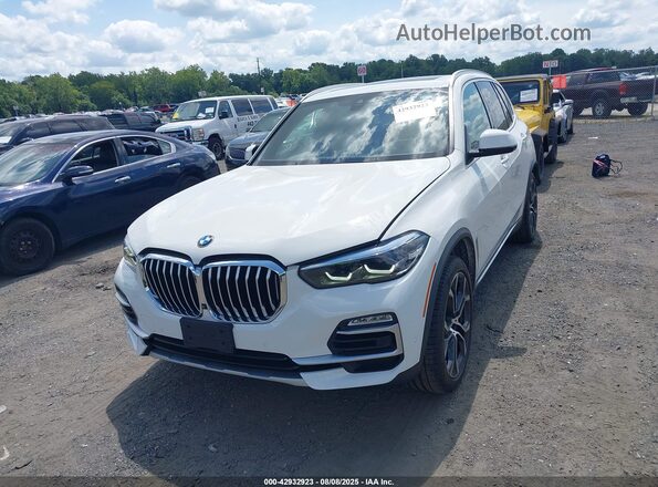 5UXCR6C05M9F47530 2021 BMW X5 White Widok zestawu wskaźników