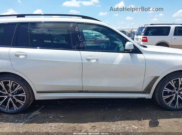 5UXCX6C08M9F23597 2021 BMW X7 Белый Вид задней части салона