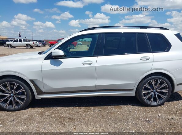 5UXCX6C08M9F23597 2021 BMW X7 Белый Панорамный вид салона 360°