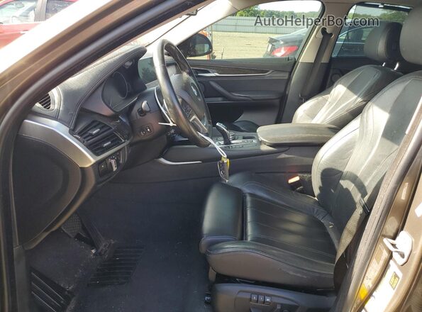 5UXKU2C33H0U28914 2017 BMW X6 Tan Widok wnętrza z przodu