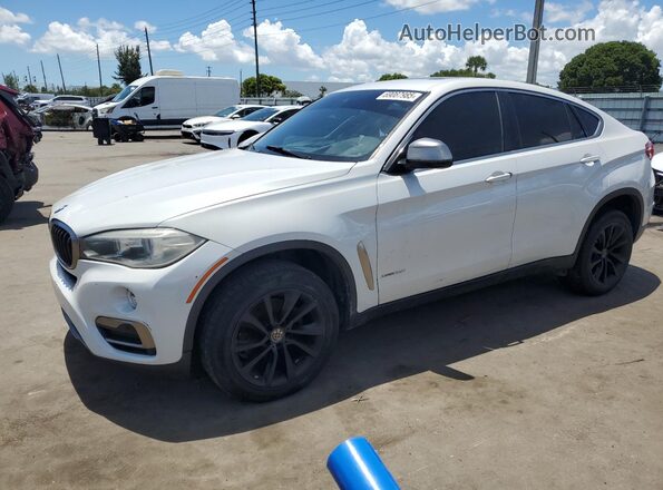 5UXKU2C5XJ0X48819 2018 BMW X6 White Przód lewy