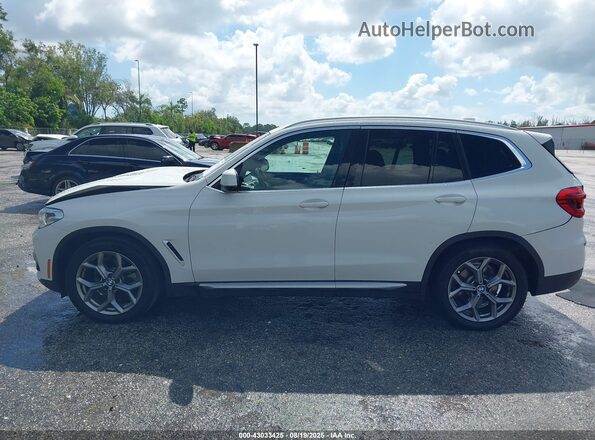5UXTY3C00M9E32853 2021 BMW X3 White Սալոնի 360 աստիճան տեսք