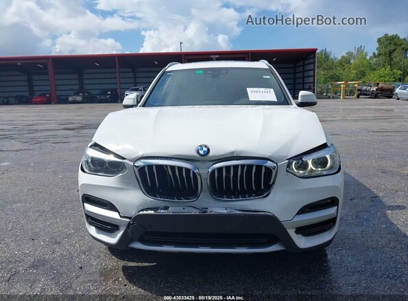 5UXTY3C00M9E32853 2021 BMW X3 White Սարքավորումների վահանակի տեսք