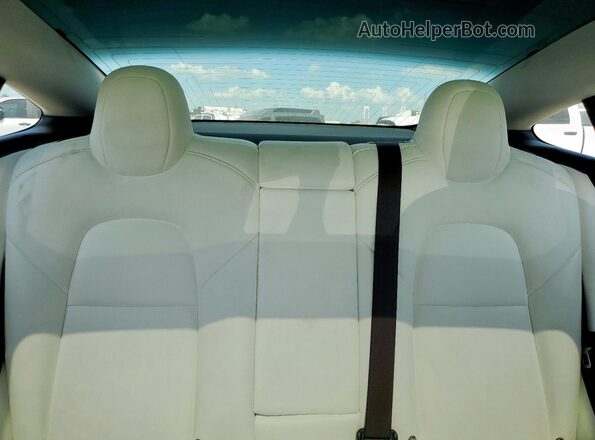 5YJ3E1EB3JF112082 2018 TESLA MODEL Blue Հետևի նստատեղերի տեսք