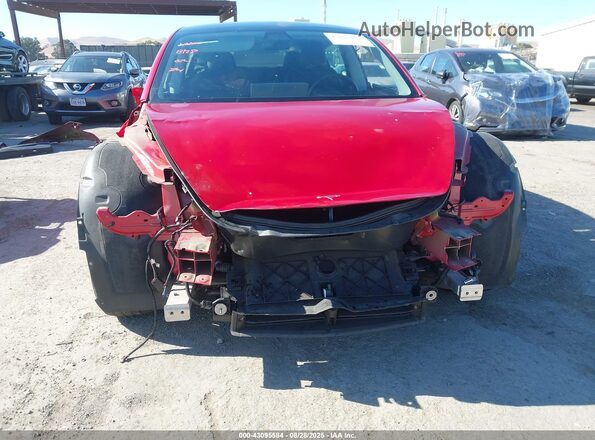 5YJ3E1EB8MF998985 2021 TESLA MODEL 3 Red Widok z przodu