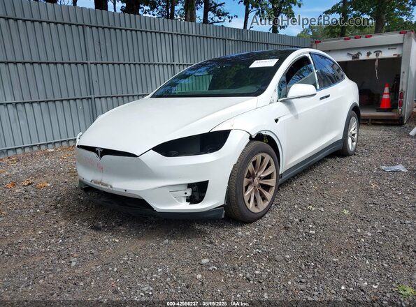 5YJXCBE23LF263830 2020 TESLA MODEL X White Առջևի ձախ երեք քառորդ տեսարան