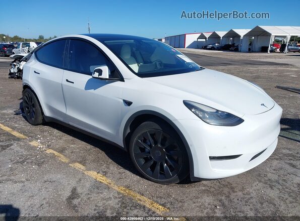 5YJYGAEE2MF225133 2021 TESLA MODEL Y Белый Передняя правая четверть