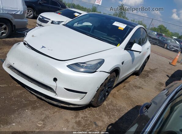 5YJYGAEE6MF192136 2021 TESLA MODEL Y White წინა მარცხენა ხედი სამი მეოთხედიდან