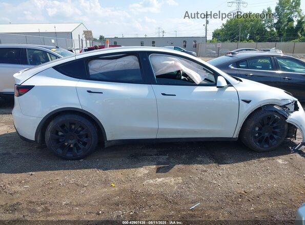 5YJYGAEE6MF192136 2021 TESLA MODEL Y White სალონის 360-გრადუსიანი ხედი