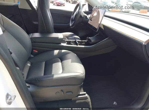5YJYGDEE8LF036888 2020 TESLA MODEL Y Белый Вид салона спереди